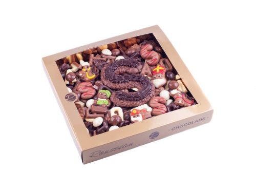 Luxe doos Sinterklaaschocolade met letter