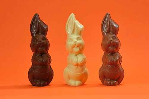 Lachende Paashaas holfiguur